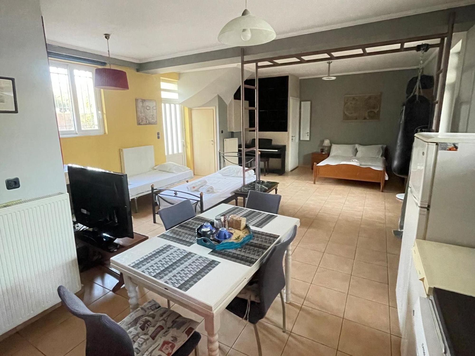 - Independent In Quiet Area Patras
